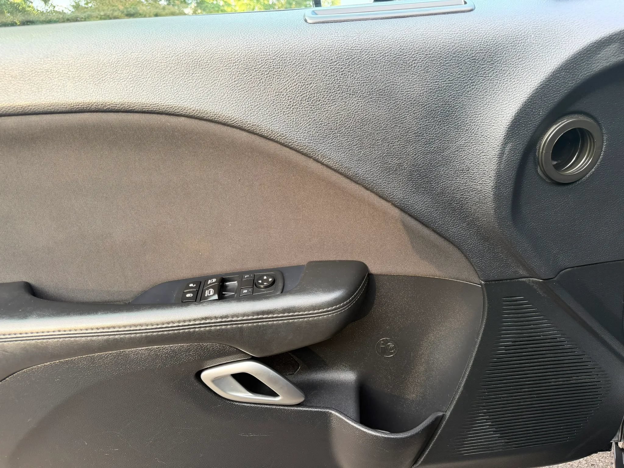 Used 2016 Dodge Challenger SXT RWD image 15