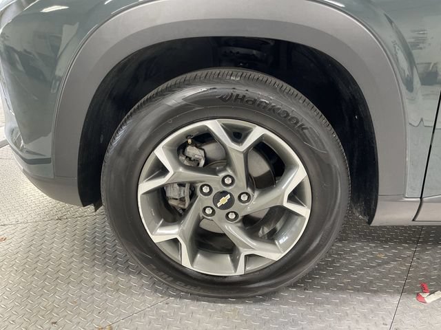 Certified 2025 Chevrolet Trax LT FWD image 10