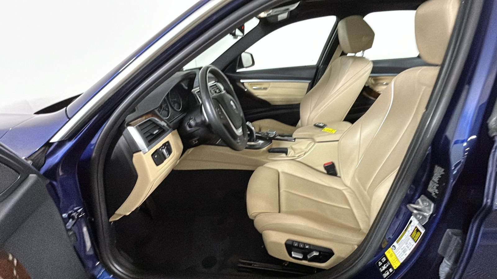 Used 2017 BMW 330i xDrive Sedan AWD/4WD image 14