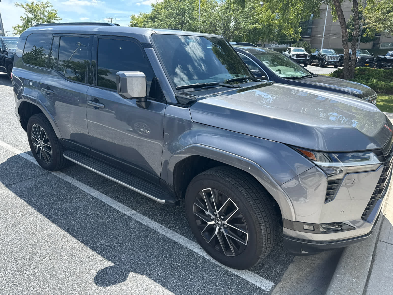 Used 2026 Lexus GX 550 w/ Accessory Package (2T) AWD/4WD image 3
