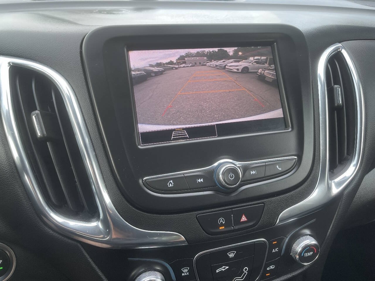 Used 2023 Chevrolet Equinox LT FWD image 19