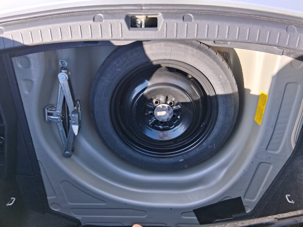 Used 2010 Toyota Corolla LE FWD image 17