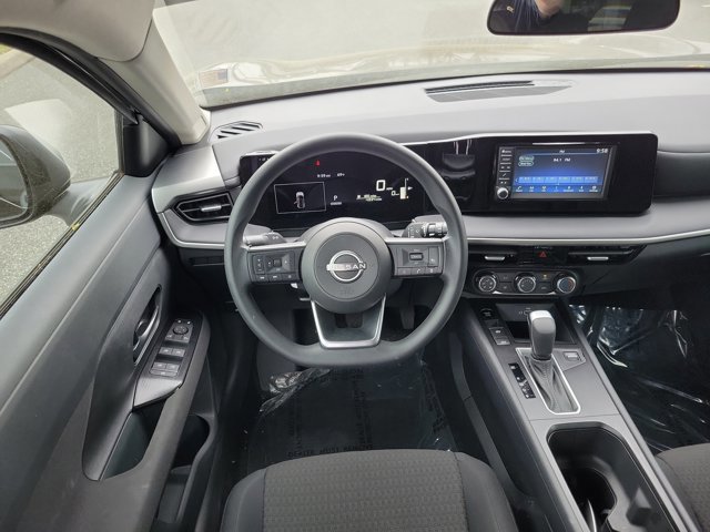 Used 2025 Nissan Kicks S image 11