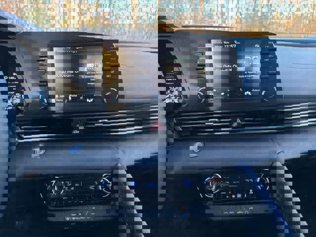 Certified 2023 Hyundai Elantra SEL image 22