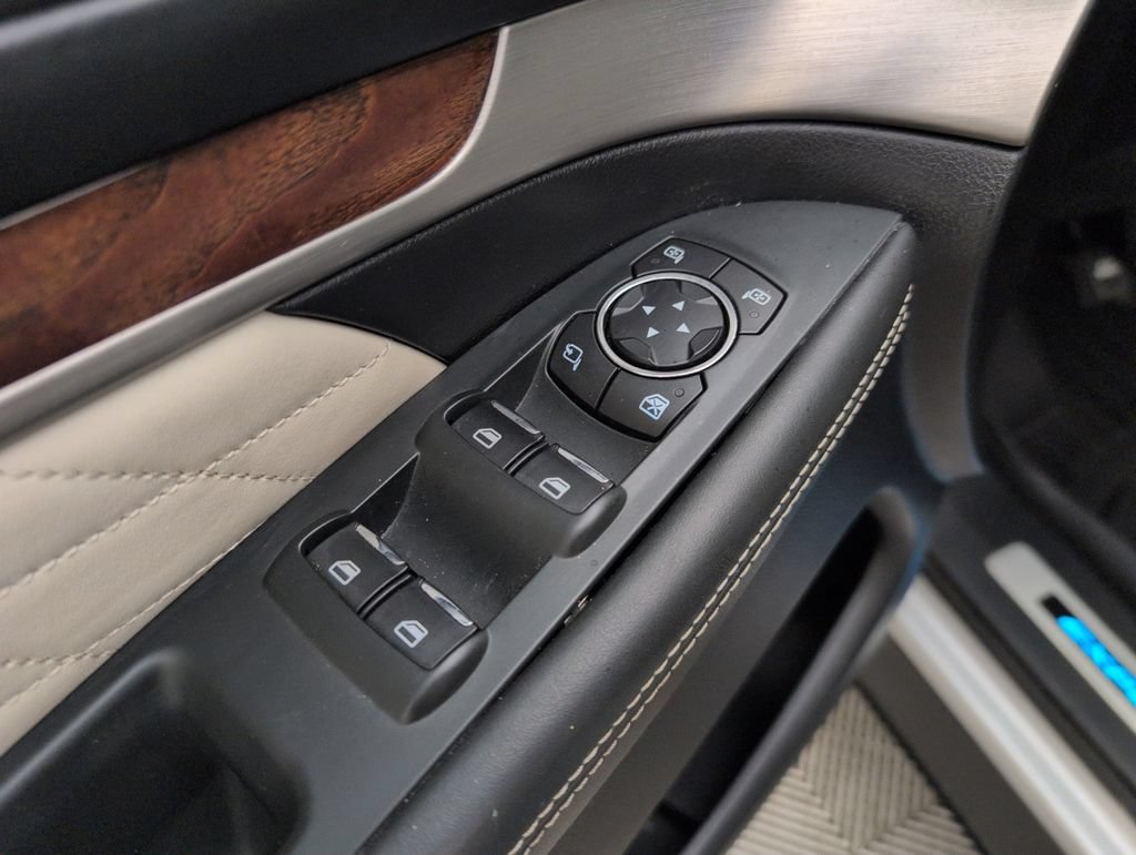 Used 2017 Ford Explorer Platinum AWD/4WD image 35
