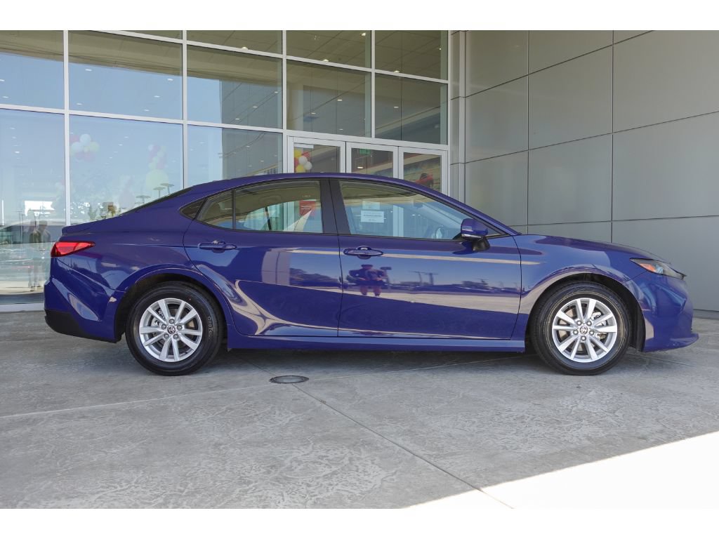 Used 2025 Toyota Camry LE FWD image 3