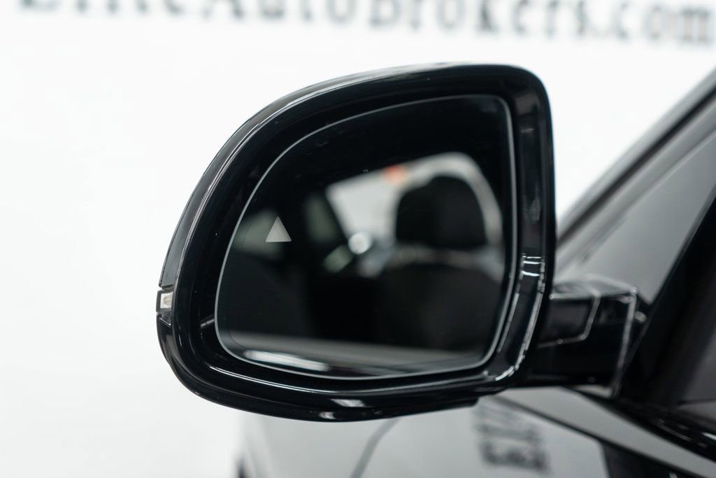 Used 2025 BMW X6 xDrive40i w/ Climate Comfort Package image 51