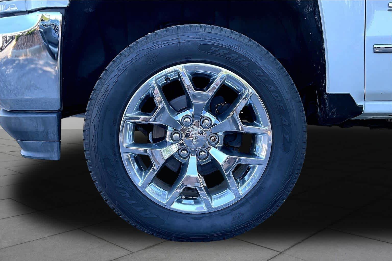 Used 2017 Chevrolet Silverado 1500 LTZ w/ Sport Package AWD/4WD image 11