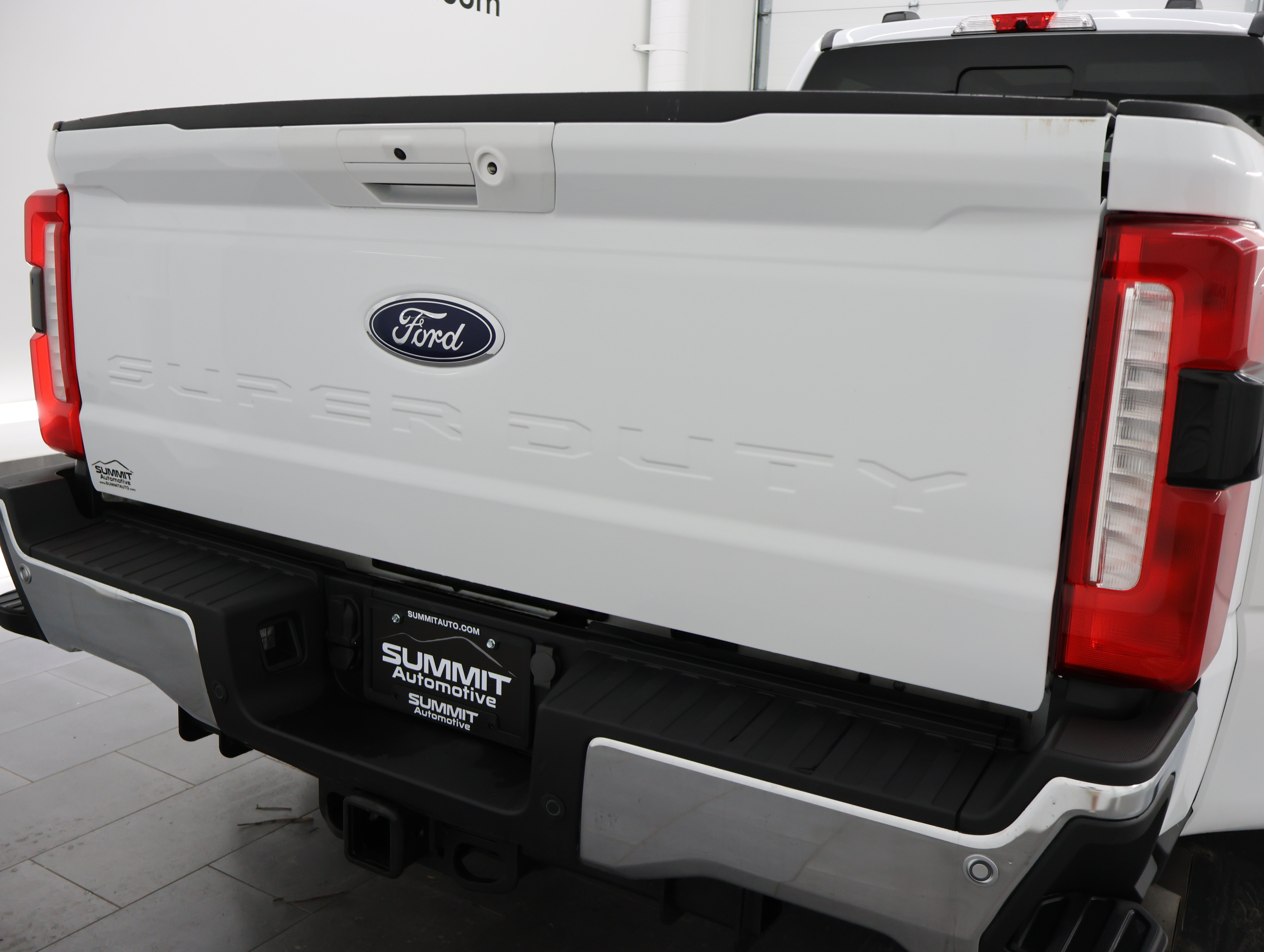 Used 2024 Ford F350 Lariat w/ Lariat Ultimate Package AWD/4WD image 32