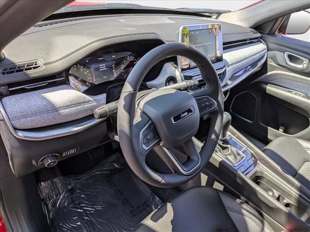 New 2025 Jeep Compass Latitude image 3