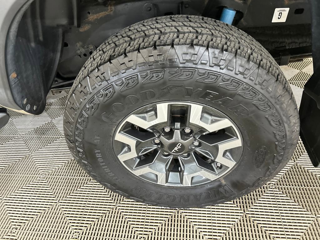 Used 2019 Toyota Tacoma TRD Off-Road image 11
