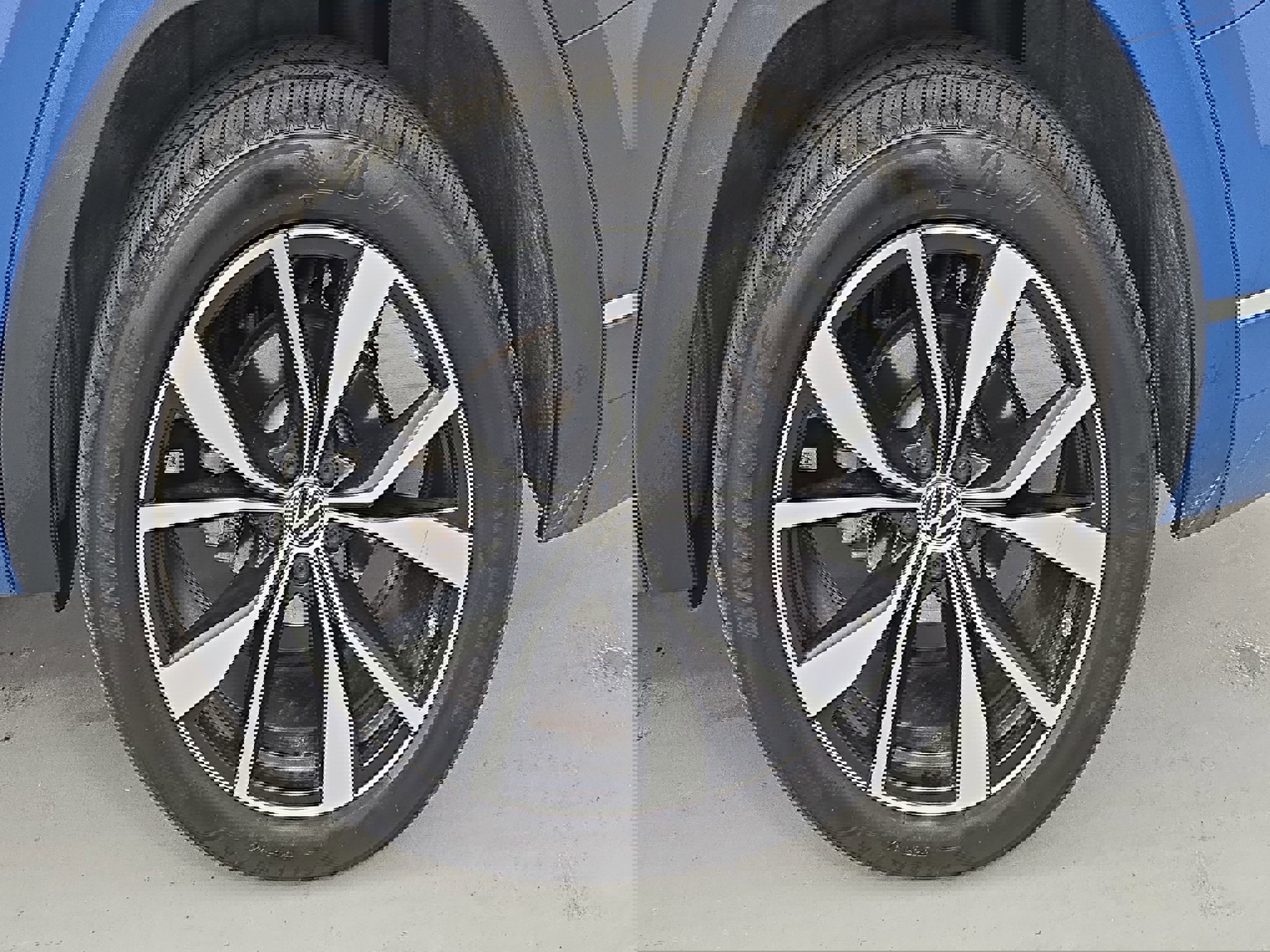 Certified 2025 Volkswagen Atlas SEL Premium R-Line image 35