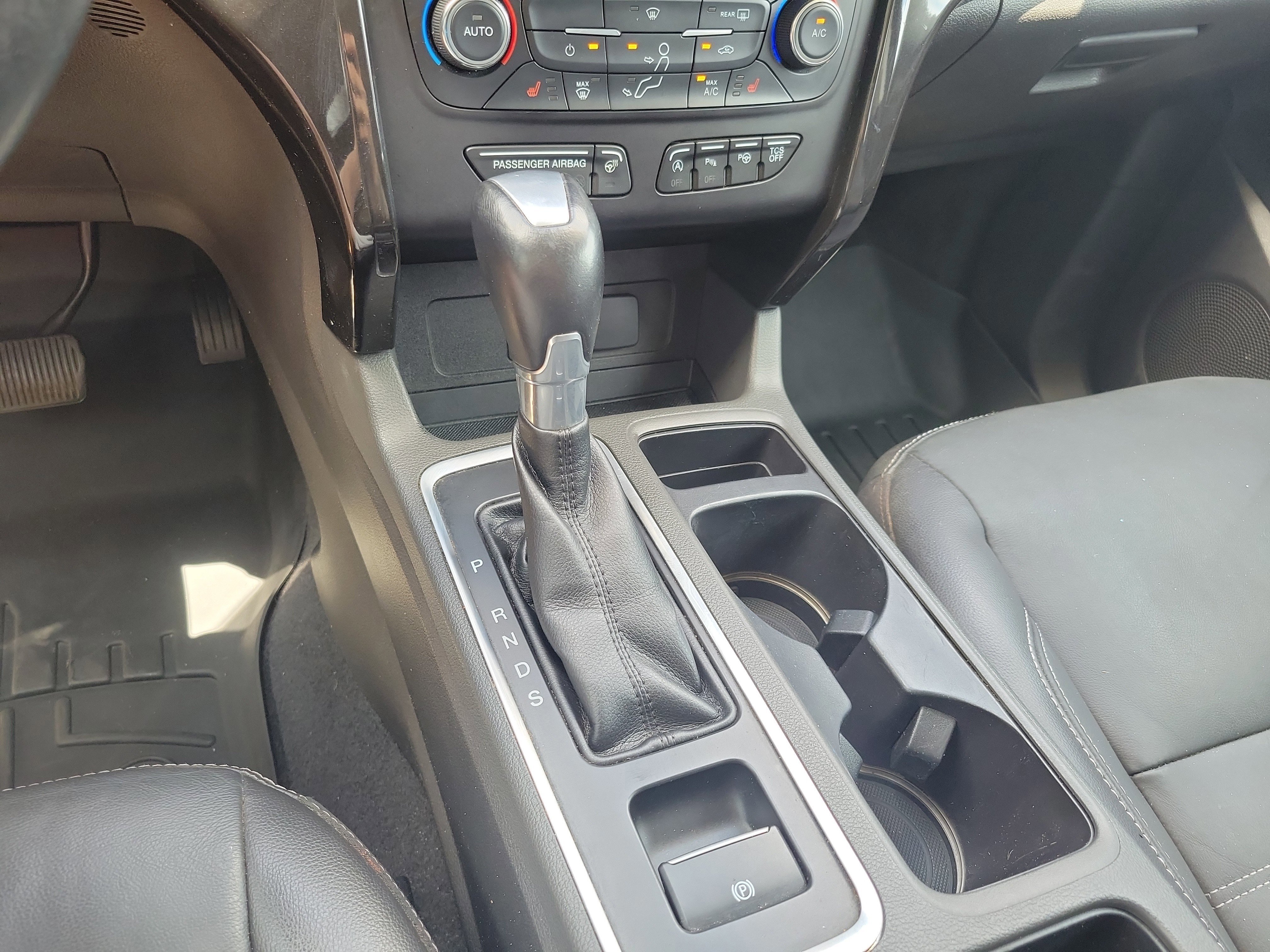 Used 2017 Ford Escape Titanium w/ Equipment Group 301A AWD/4WD image 31