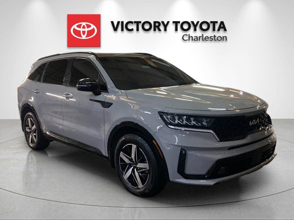 Used 2023 Kia Sorento EX w/ Panoramic Sunroof Package FWD image 5