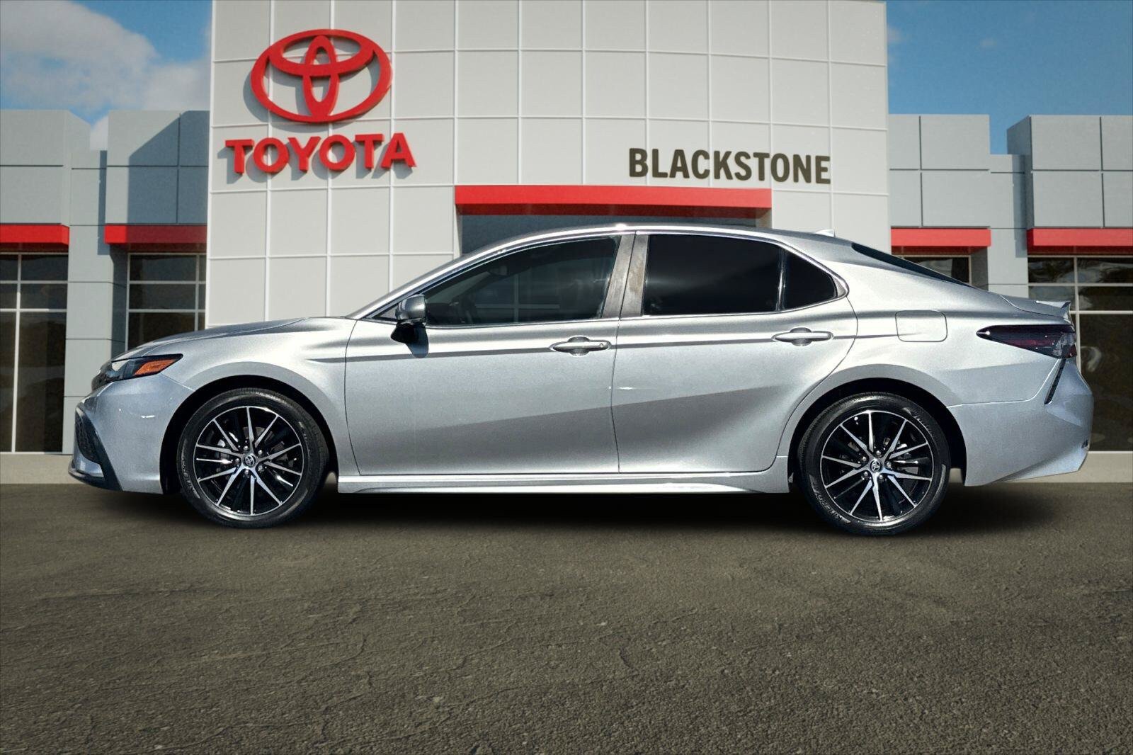 Certified 2024 Toyota Camry SE FWD image 6
