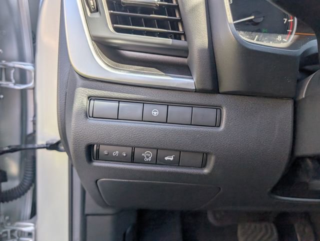 Used 2024 Nissan Rogue SV AWD/4WD image 14