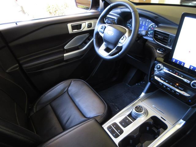 Certified 2023 Ford Explorer Limited w/ Limited Technology Package RWD image 21