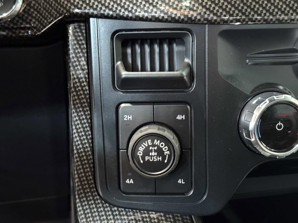 New 2025 Ford F150 Lariat w/ Equipment Group 501A Mid image 12