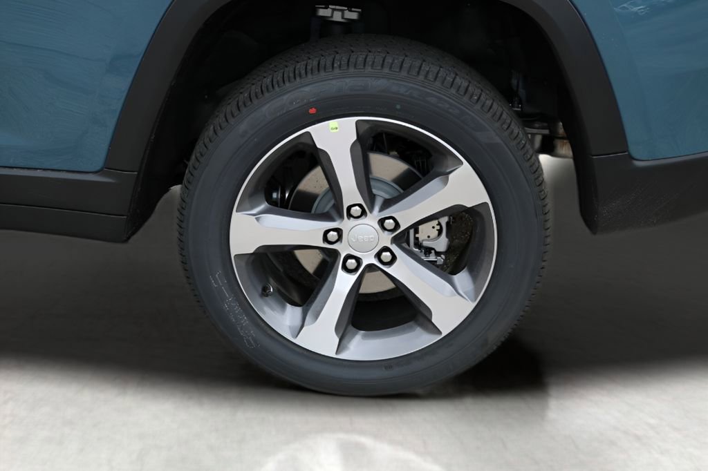 New 2026 Jeep Grand Cherokee Limited RWD image 9