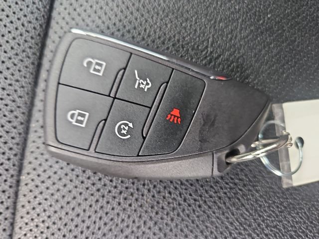 Used 2024 Chevrolet Equinox EV RS FWD image 28