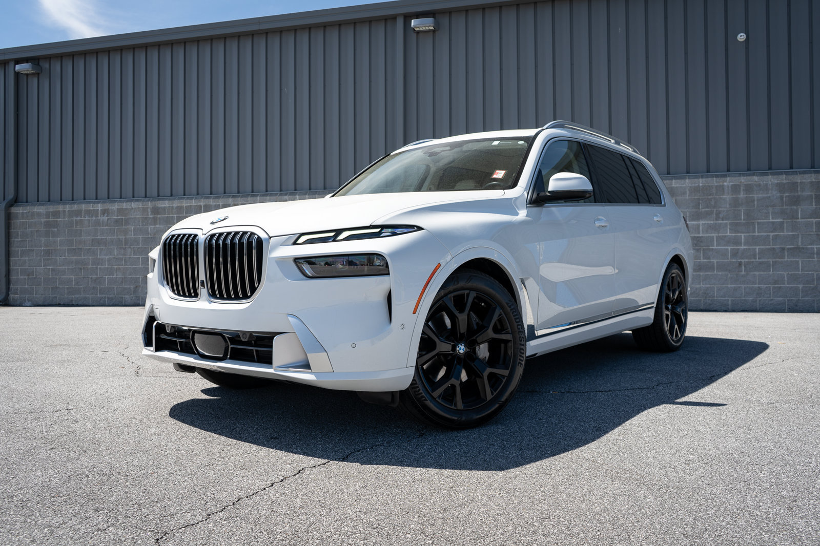 Used 2023 BMW X7 xDrive40i w/ Executive Package AWD/4WD image 5