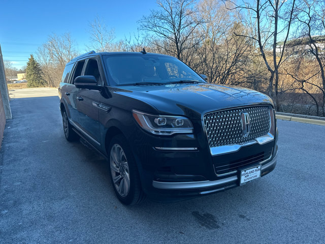 Used 2023 Lincoln Navigator L Reserve image 9