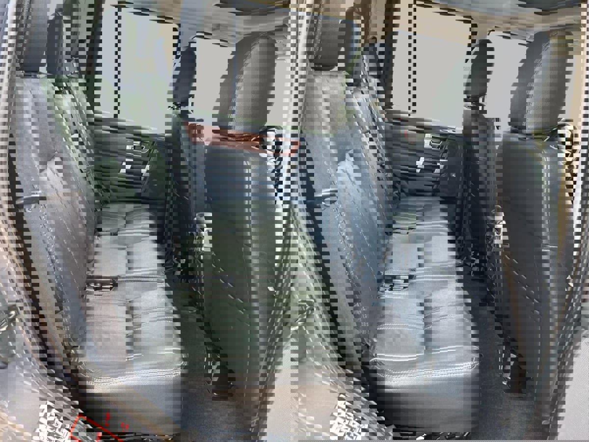 Used 2016 Land Rover LR4 image 27