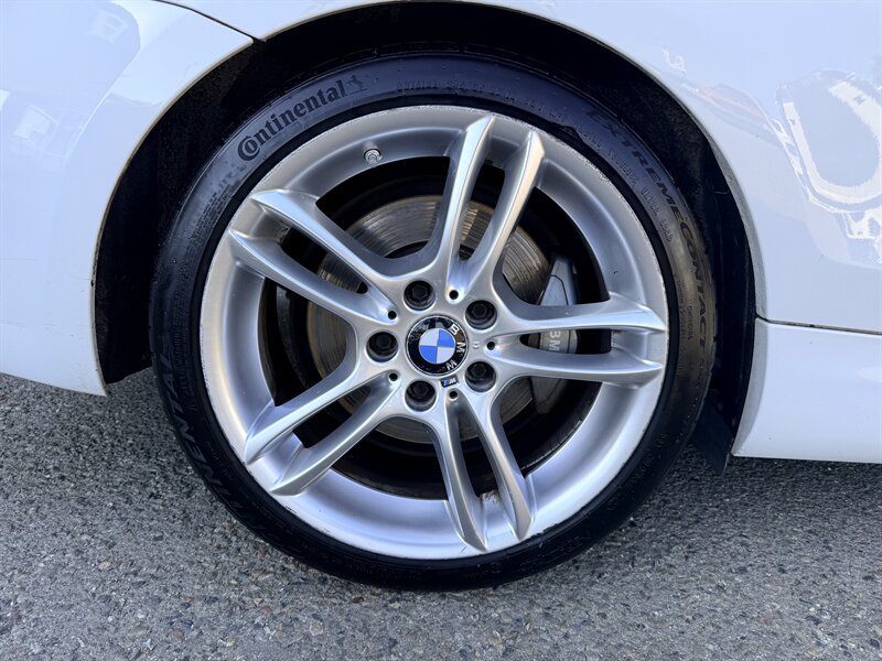 Used 2011 BMW 135i Convertible RWD image 33