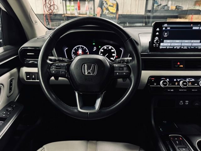Used 2024 Honda Pilot Touring image 29