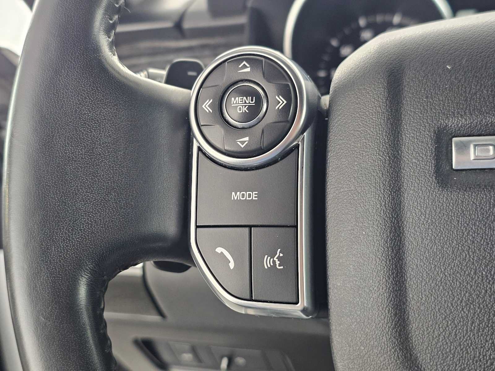 Used 2017 Land Rover Discovery HSE AWD/4WD image 30