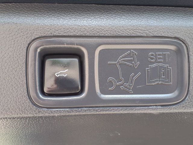 Used 2022 Ford Expedition Limited AWD/4WD image 14