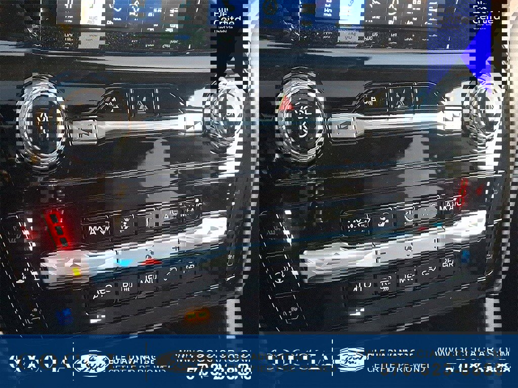 Certified 2024 Ford Explorer Platinum w/ Technology Package image 16