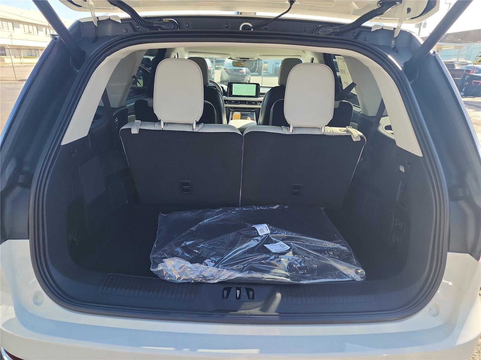 New 2026 Lincoln Aviator 2WD image 18