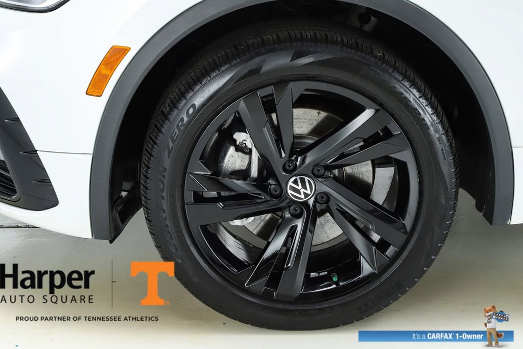 Used 2023 Volkswagen Tiguan SE R-Line image 42