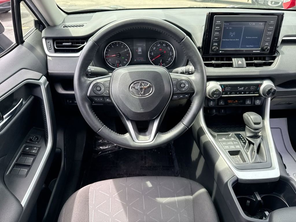 Used 2022 Toyota RAV4 XLE AWD/4WD image 14
