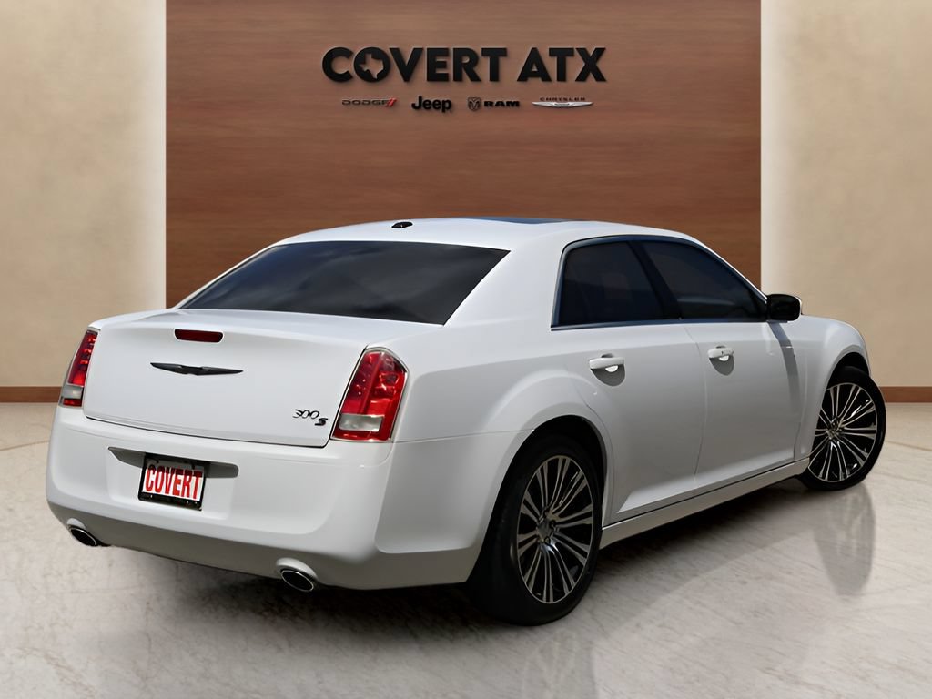 Used 2014 Chrysler 300 S RWD image 5