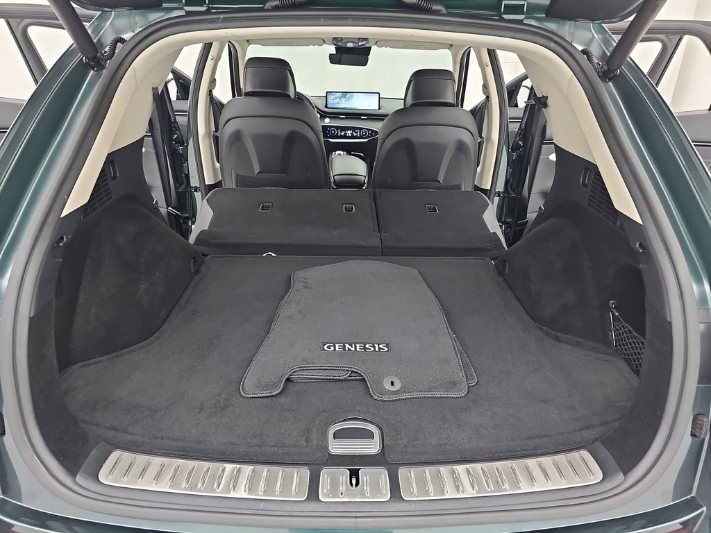 Used 2023 Genesis GV70 2.5T w/ Select Package image 18