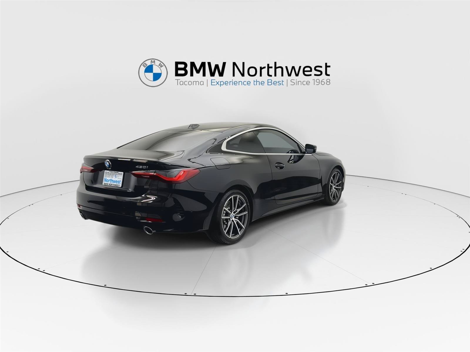 Used 2024 BMW 430i Coupe w/ Premium Package RWD image 3