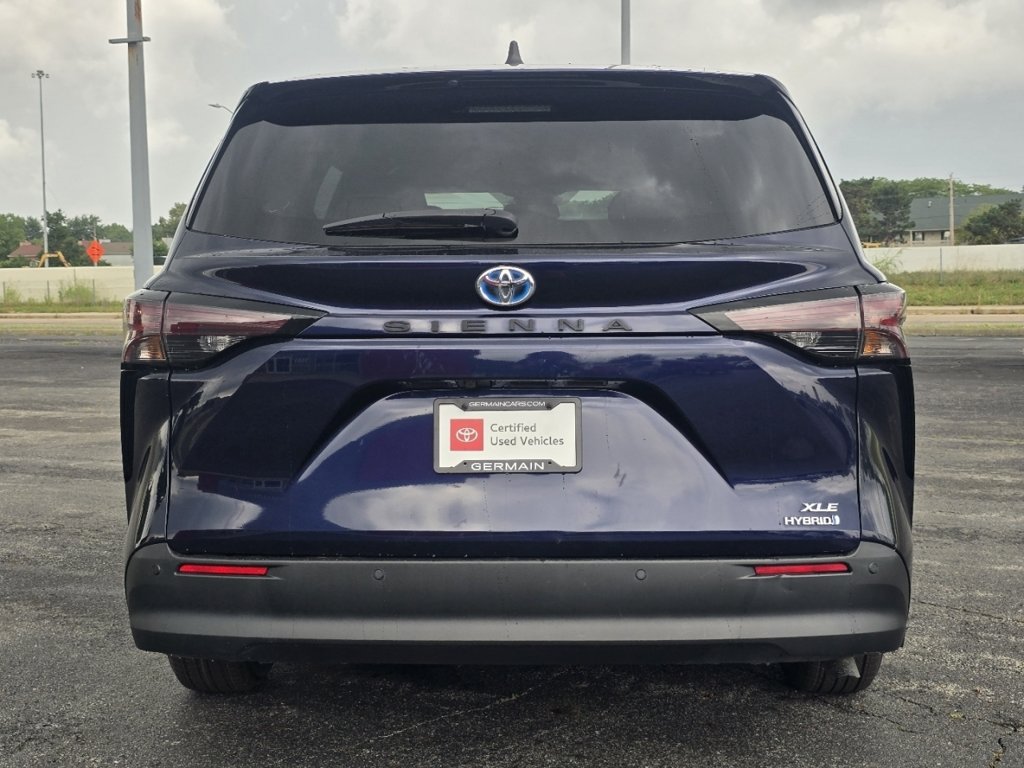 Certified 2024 Toyota Sienna XLE FWD image 16
