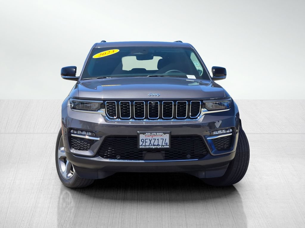 Used 2023 Jeep Grand Cherokee Limited w/ Luxury Tech Group II RWD image 2