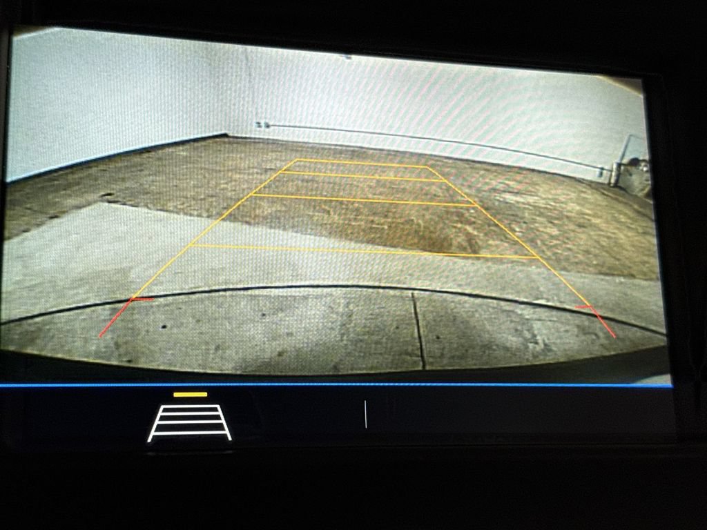 Used 2019 Chevrolet Equinox LT FWD image 15