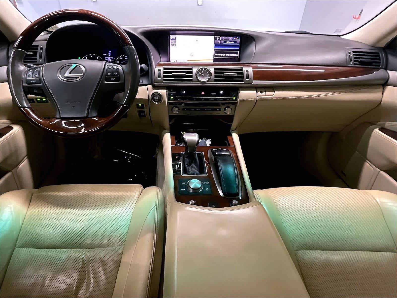 Used 2014 Lexus LS 460 w/ Comfort Package RWD image 17