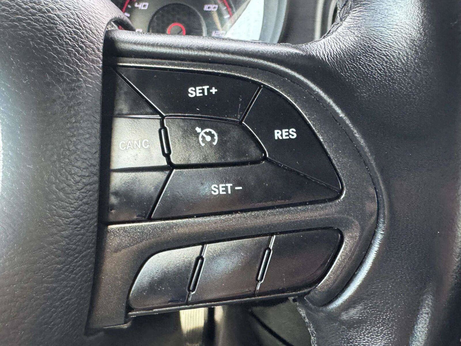 Used 2018 Dodge Charger SXT RWD image 23