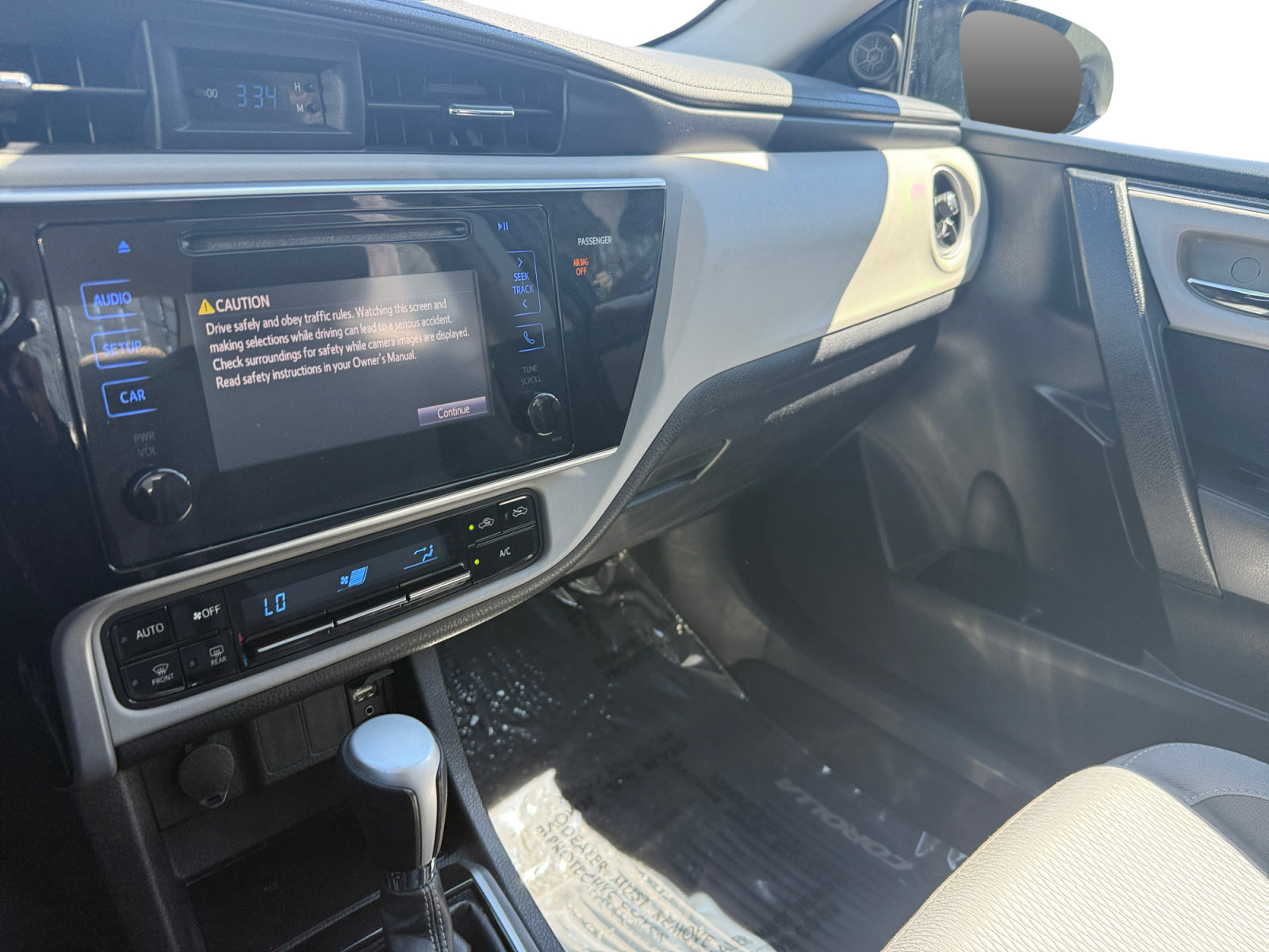 Used 2017 Toyota Corolla LE FWD image 12
