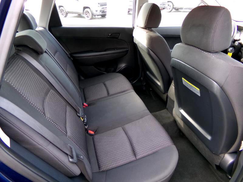 Used 2012 Hyundai Elantra GLS image 28