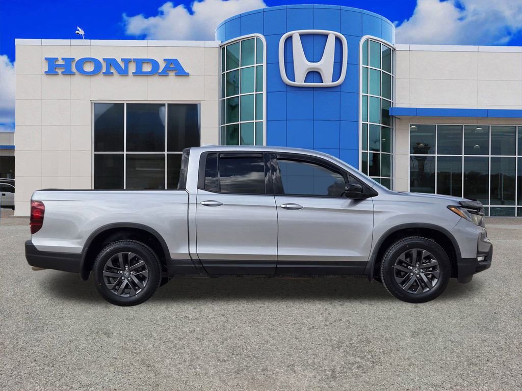 Used 2022 Honda Ridgeline Sport image 2