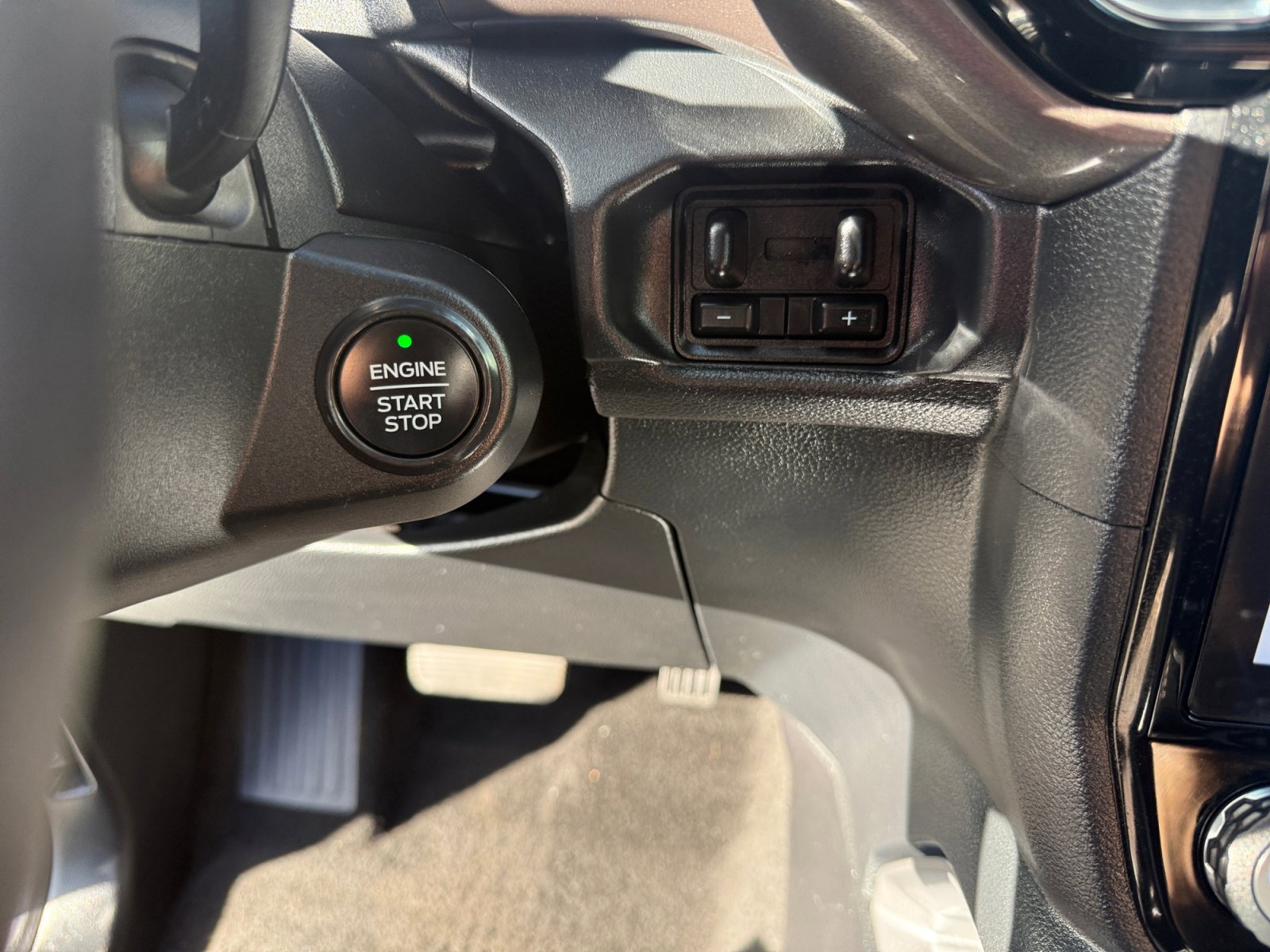 Used 2024 Ford Ranger Lariat w/ FX4 Off-Road Package image 21