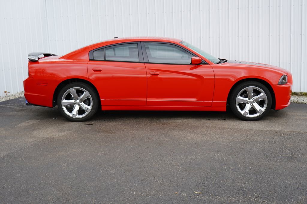 Used 2013 Dodge Charger SXT Plus RWD image 2