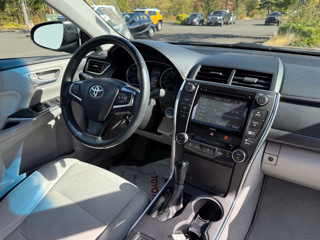 Used 2016 Toyota Camry XLE w/ Moonroof Package FWD image 21