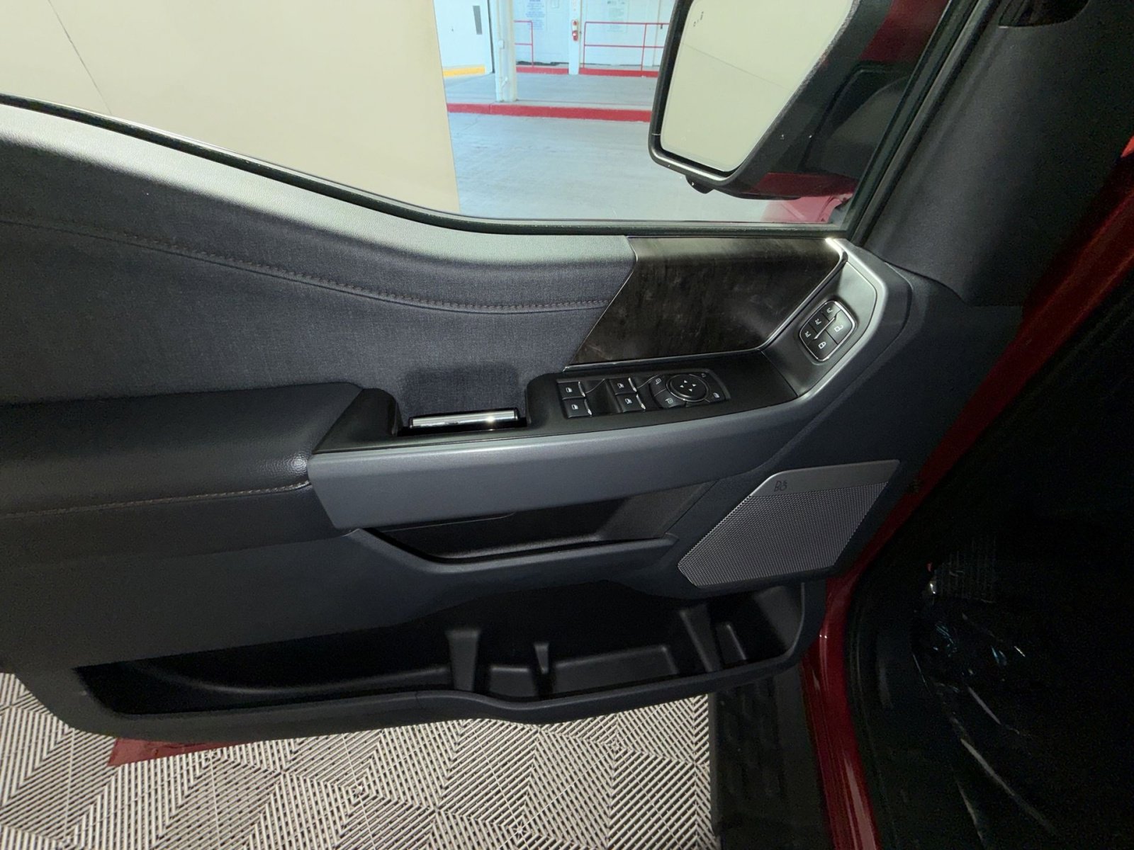 Used 2022 Ford F150 Lightning Lariat w/ Equipment Group 511A High image 15